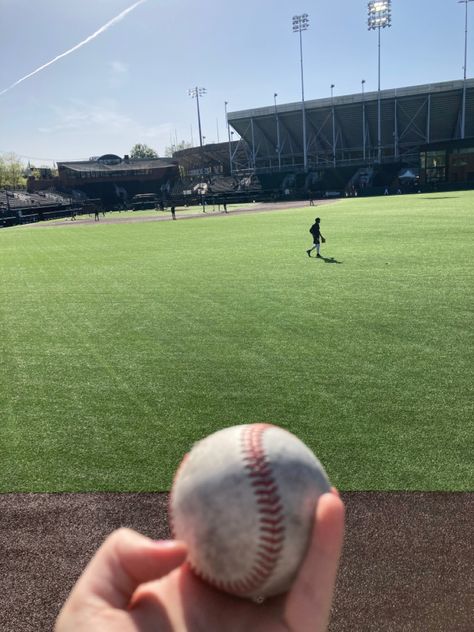 Baseball Practice Aesthetic, Pitcher Baseball Pose, Baseball Pitcher Aesthetic, Pitcher Aesthetic, Bro Aesthetic, Justice Aesthetic, Baseball Aesthetic, Vision Boarding, Wii Sports