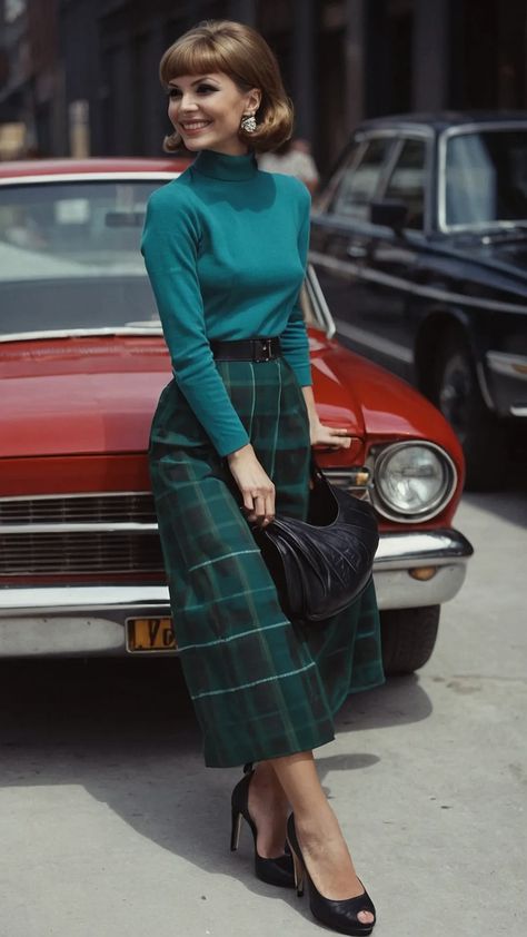 1965 Womens Fashion, The Mods 1960s, 1970s Business Fashion, 60s Style Icons, Casual 1960s Outfits, 1960s Skirt Outfits, 70s Fashion Photos, 60s London Fashion, Vintage 60s Aesthetic Outfits