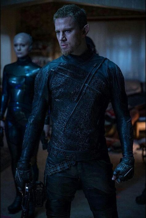 Channing Tatum - "Jupiter Ascending" (2015) - Costume designer : Kym Barrett Channing Tatum Jupiter Ascending, Jupiter Ascending Movie, Jupiter Jones, Christina Cole, Chaning Tatum, Jupiter Ascending, Gugu Mbatha Raw, Sean Bean, Character Inspiration Male