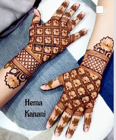 Lotus Mehendi Designs For Hands Back, Lotus Mehendi, Lotus Mehndi Design, Palm Mehendi, Finger Mehendi, Finger Mehendi Designs, Elegant Henna, Hand Mehendi, Full Mehndi