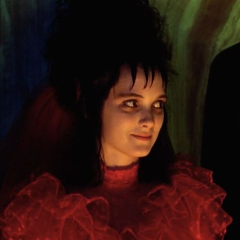 Lydia Deetz Beetlejuice, Lydia Deetz, Winona Ryder, Beetlejuice, Clue, Halloween Costumes, Dress Up, Red