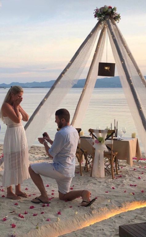 Wedding Proposals On The Beach, Marriage Proposal Beach, Thailand Proposal, Bali Proposal, Wedding Proposal Videos, Beach Proposal Ideas, Proposal Ideas Beach, Surprise Proposal Pictures, Romantic Beach Picnic