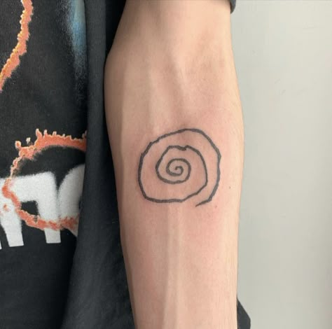 Spiral Tattoo, Spiral Tattoos, Stick Poke Tattoo, Jagua Henna, Funky Tattoos, Sick Tattoo, Tattoo Now, Poke Tattoo, Dream Tattoos