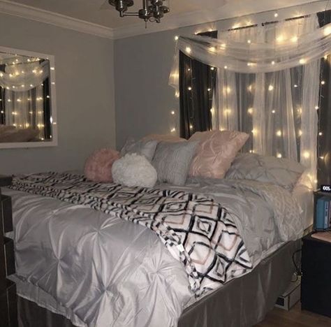 Curtains And Lights Behind Bed, Grey And Pink Bedroom Ideas, Pink And Gray Bedroom, Grey And Pink Bedroom, Pink And Grey Bedroom, Bedroom Setup, Pink Bedrooms, Grey Room, Teen Bedroom Decor