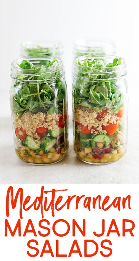 Mediterranean Mason Jar Salads - Eat Yourself Skinny Mason Jar Salad Layers, Quinoa And Chickpeas, Lemon Garlic Dressing, Mason Jar Meal Prep, Mason Jar Lunch, Mason Jar Salads, Salad Jar Recipe, Jar Salads, Garlic Dressing