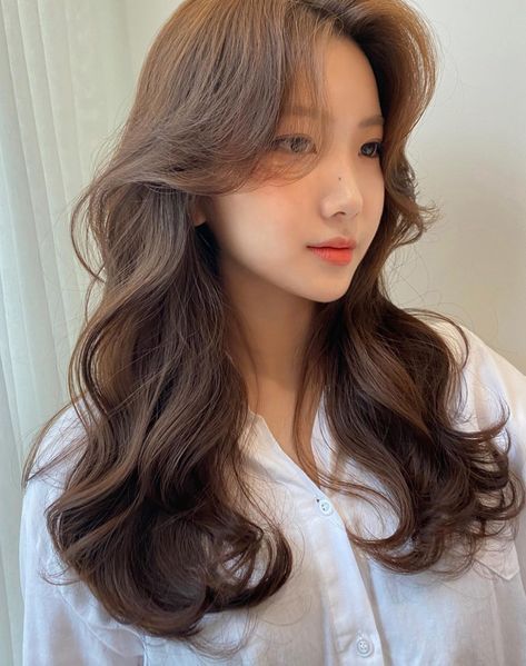 Korean Long Hair, Ulzzang Hair, Hair Style Korea, Shot Hair Styles, Haircuts Straight Hair, Permed Hairstyles, Haircuts For Long Hair, Long Style, Long Hair Cuts