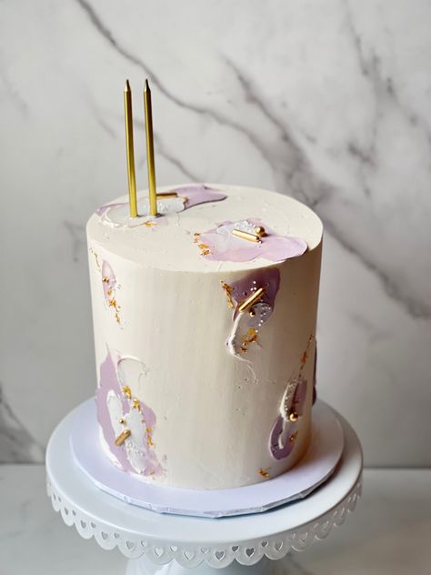 Neutral birthday cake with pops of gold and lavender purple Lavender And Gold Cake, Purple And Gold Birthday Cake, Purple Gold Cake, Neutral Birthday Cake, Lavender Birthday Cake, Purple And Gold Cake, Gold And Lavender, Golden Birthday Cakes, Neutral Birthday