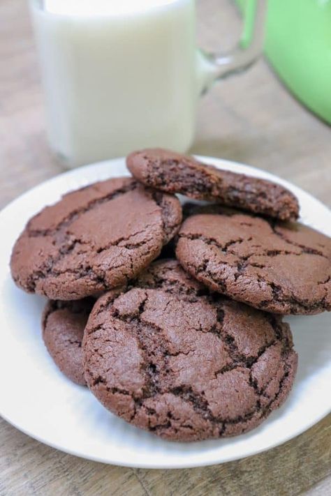 Chocolate Cookie Recipe, Chocolate Hershey, Mary's Kitchen, Chewy Chocolate Cookies, Fudge Cookies, Dessert Aux Fruits, Chocolate Cookie Recipes, Cookies Chocolate, Crinkle Cookies