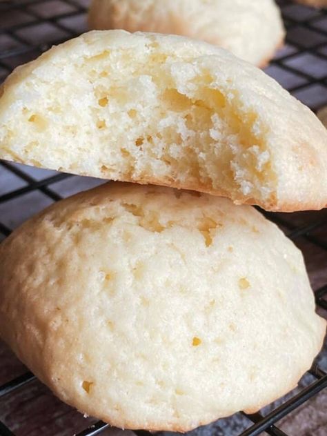 Discard Recipes - Stretch and Folds Sourdough Discard Vanilla Wafers, Sourdough Vanilla Wafers, Sourdough Pie Crust Recipe, Vanilla Wafer Recipe, Use Sourdough Discard, Cheese Cracker Recipe, Pretzel Bites Recipes, Graham Cracker Recipes, Crunch Cereal