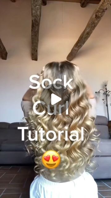 Heatless Curls Socks Tutorial, Fluffy Sock Hair Hack, Curl Long Hairstyles, How To Curl Hair With Socks Tutorial, Sock Twist Curls, Sock In Hair Curls, Curly Hair Sock Hack, Curly Sock Hair, How To Sock Curls