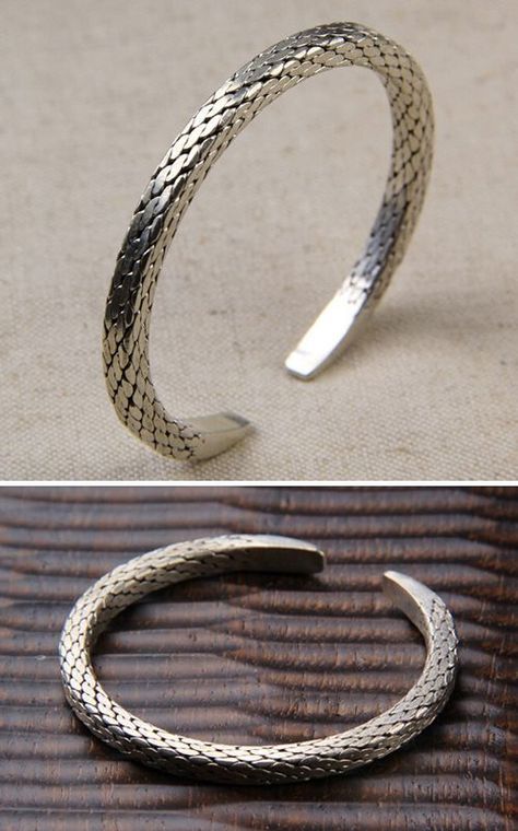 Silver Kada, Mens Necklaces, Silver Engraved Bracelet, Style Masculin, Mens Silver Jewelry, Silver Wolf, Mens Bracelet Silver, Fine Silver Jewelry, Mens Gold Bracelets