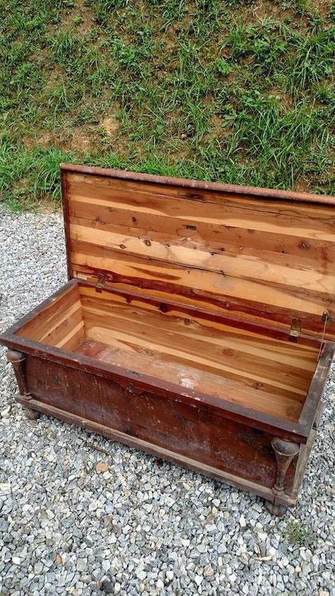 One Man's Junk To Unique Coffee Table! Antique Cedar Chest, Antique Trunk Coffee Table, Wood Crate Coffee Table, Painted Cedar Chest, Cool Coffee Table, Coffee Table Painted, Ikea Lack Coffee Table, Lack Coffee Table, Trunk Chest