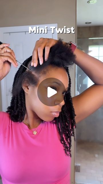 Veronica💜 on Instagram: "Mini twist ✨" Bob Twist Hairstyles For Black Women, Short Twists With Braiding Hair, Crochet Mini Twist Hairstyles, Short Twist Extensions, Styling Marley Twist Hairstyles, Short Twist With Weave, Mini Twist Crochet Braids, Rubber Band Twist Natural Hair, Natural Twists With Extensions