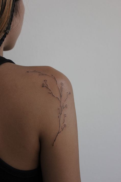 botanical tattoo twig leaves flowers arm tattoo girly abstract tattoos Minimalistic Tattoos, Earthy Tattoos, Tattoo Aesthetic, Upper Arm Tattoos, Petite Tattoos, Back Of Shoulder Tattoo, Tattoo Ideas For Women, Shoulder Tattoos For Women, Discreet Tattoos