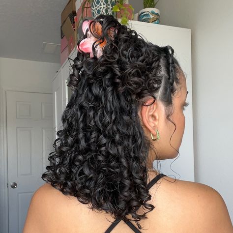 summer curly hairstyle inspo 🌺🥥☀️🌴🐚 tutorial is before this post! #curlyhairstyles #curlyhairstyle #summerhairstyles #hairstyles #curlyhair Curly Hairstyles Tutorial, Summer Curly Hairstyles, Curly Hair Tips, Summer Hairstyles, Hair Hacks, Medium Hair Styles, Hair Inspo, Hair Care, Curly Hair Styles