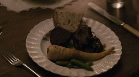 Anne with an E - Dinner plate Anne With An E Food, Philza Aesthetic, Diana Barry, Kindred Soul, Orphan Girl, Gilbert Blythe, Anne With An E, Anne Shirley, Love Film