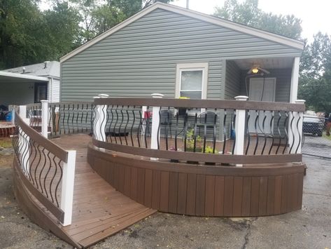 Deck Entryway Ideas, Deck With Ramp Ideas, Decks With Ramps Ideas, Deck Ramp Ideas, Decks With Wheelchair Ramps, Small Deck With Ramp, Decking Frame, Wheelchair Accessible Deck, Porch With Ramp And Stairs