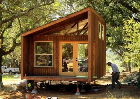 These tiny wedge cabins are called Sleek Sonoma Cabins and they’re coming to Spring Lake Regional Park in California. They will offer an alternative to tenting or RVing, and were designed by … Cabin Tiny House, Tiny House Builders, Pallet House, Tiny Cabins, Modern Tiny House, Spring Lake, Tiny Cabin, Tiny House Movement, Tiny House Cabin