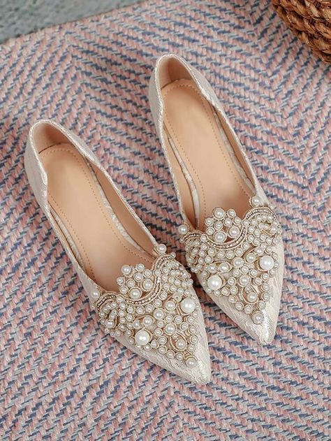 White Flats Wedding, Pearls Decor, Shoes Shein, Pearl Shoes, Flats Shoes Comfortable, Footwear Design, Cinderella Shoes, Wedding Shoes Flats, Beaded Flats