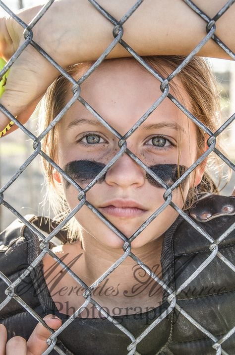 Softball Images, Softball Team Pictures, Softball Pictures Poses, Softball Picture, Softball Photography, Softball Photos, Softball Senior Pictures, Baseball Photography, Sport Portraits