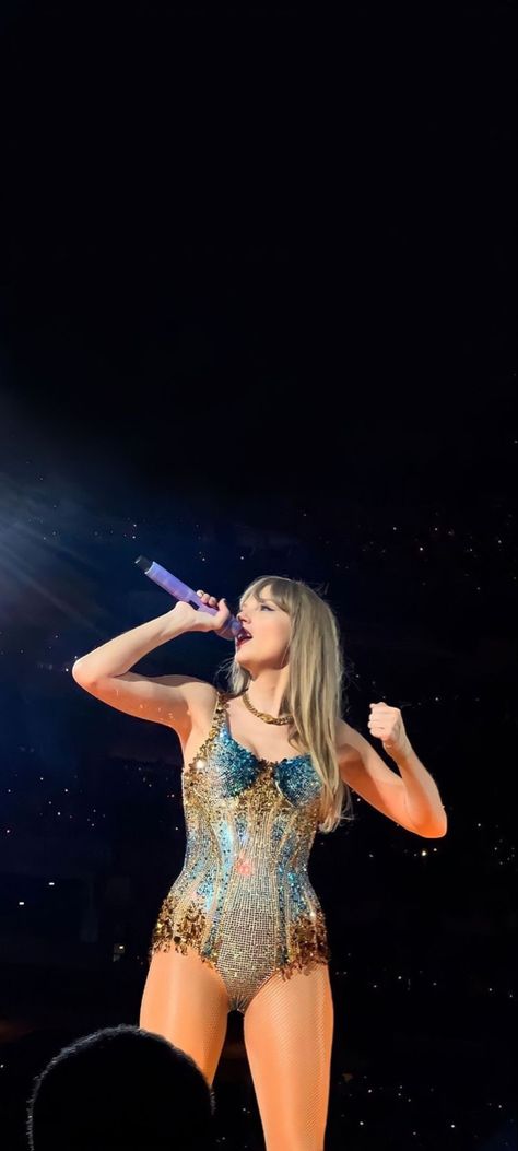 Eras Tour Lover, Taylor Swift Cake, Taylor Swift Legs, Vogue Photoshoot, Lover Era, Taylor Swift Tour Outfits, Taylor Swift Speak Now, The Archer, Swift Tour