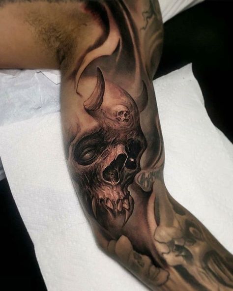 Mens Face Tattoos, Tattoo Circle, Skull Tattoo Flowers, Bio Organic Tattoo, Skull Sleeve Tattoos, Realistic Tattoo Sleeve, Money Tattoo, Circle Tattoos, Demon Tattoo