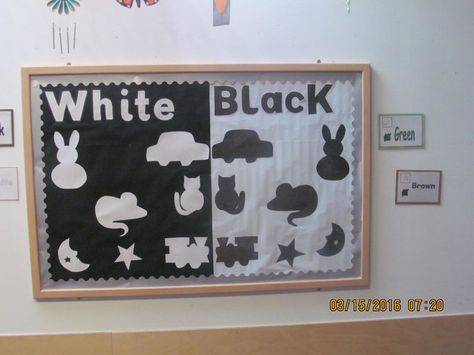 SEN black and white display Black And White Colour Board, Baby Room Display Boards, Black And White Classroom Theme, Psr Activities, Nursery Display Boards, Baby Room Ideas Early Years, Daisy Room, Colour Craft, Infant Crafts