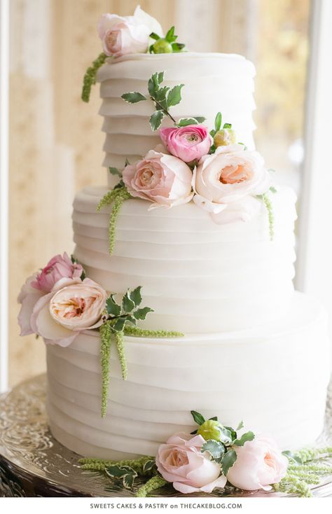 Love this classic wedding cake that is simple and elegant with gorgeous flower details. Floral Wedding Cake, Floral Wedding Cakes, Simple Wedding Cake, White Wedding Cake, Wedding Cakes With Flowers, Elegant Wedding Cakes, Flowers And Greenery, Wedding Cake Inspiration, Beautiful Wedding Cakes