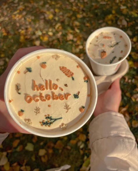 Hello October Aesthetic, October Coffee, Fall Birthday Cakes, Fall Pies, Birthday Cake For Husband, Cake For Husband, Thanksgiving Cakes, Tiny Cakes, Simple Cake Designs