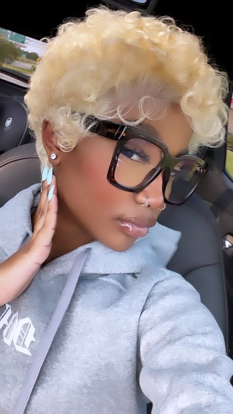 Finger Waves Short Hair, Black Women Short Hairstyles, Short Natural Curly Hair, Natural Hair Short Cuts, Short Hair Black, Short Hair Pixie Cuts, Girls Natural Hairstyles, Dyed Natural Hair, Sassy Hair