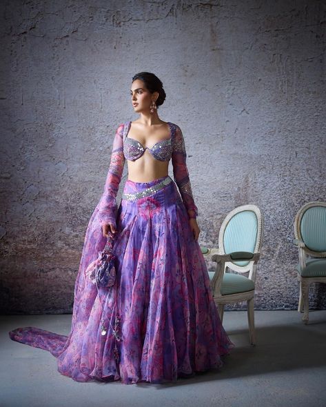 MAHIMA MAHAJAN | 𝓣𝓱𝓮 𝓑𝓱𝓪𝓿𝓷𝓪. A lilac lehenga in our signature ‘𝓲𝓼𝓱𝓺’ print, paired with an embellished full-sleeve blouse & dupatta. — 𝓲𝓼𝓱𝓺 | 𝗽𝗿𝗲-𝗳𝗲𝘀𝘁𝗶𝘃𝗲... | Instagram Sangeet Theme, Asian Fits, Lilac Lehenga, Designer Lengha, Mahima Mahajan, Vintage Indian Jewelry, Reception Outfits, Indian Outfits Lehenga, Full Sleeve Blouse