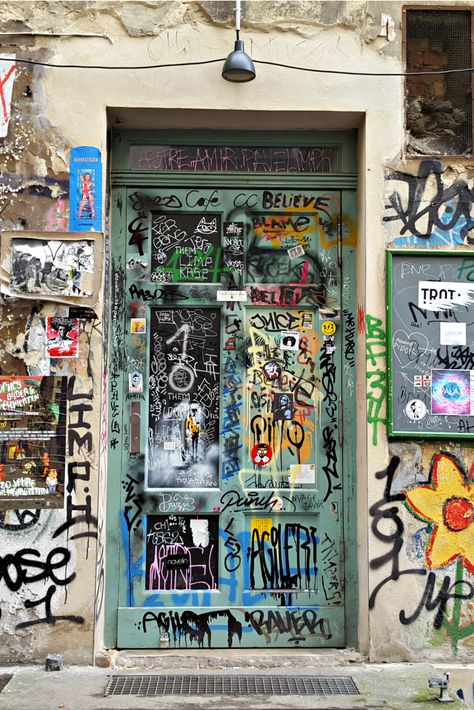 Check out the amazing street art at Hackescher Markt in Berlin. Click to read more or pin and save for later! Graffiti Alley, Alphabet Graffiti, Berlin Street, Graffiti Logo, Berlin Art, Urban Graffiti, Graffiti Alphabet, Graffiti Font, Graffiti Murals