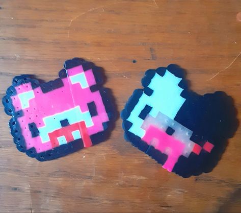 Anime Iron Beads, Halloween Candy Perler Beads, Perler Bead Patterns Matching, Yami Kawaii Perler Beads, Matching Perler Bead Keychains, Carebear Perler, Perler Bead Scene, Scene Perler Bead Patterns, Scene Pixel Art