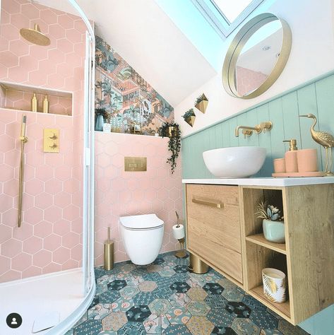 Pastel Bathroom, Small Bathroom Inspiration, Sink Toilet, Bathroom Design Small Modern, Modern Small Bathrooms, Aesthetic Bathroom, Stunning Bathrooms, Upstairs Bathrooms, Girls Bathroom