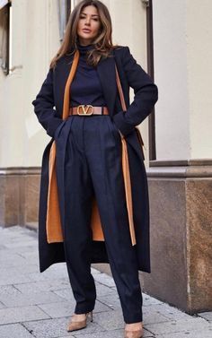 How To Style Navy Blue Pants, Navy Coat Outfit Winter Wear, Navy Winter Outfit, Navy Blue Winter Outfit, Black And Navy Blue Outfit, Navy Coat Women, Navy Coat Outfit, Looks Street Style, Winter Fits