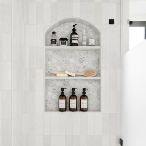 Details: arch niche & frosted shower glass 🖤 📸 @jamesfurman.interiors #interiordesign #renovation #newconstruction #bathroom #bathroomsofinstagram #kbbmag #californiastyle #southerncalifornia #californialiving #interiordesigner #sandiegointeriordesigner #styleinspiration #dreambathroom Bathroom Niche, Shower Glass, California Living, Shower Niche, Shower Shelves, Dream Bathrooms, Bathroom Renos, California Style, Glass Shower