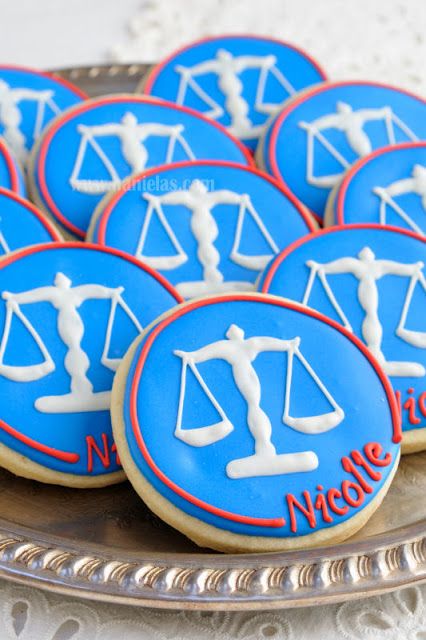 Make your table stand out with....Scales of Justice personalized cookies for P.A.D. recruitment Scale Of Justice, Law School Graduation Party, Expo Ideas, Law School Graduation, Scales Of Justice, District Attorney, College Graduation Parties, Graduation Cupcakes, Wedding Cake Recipe