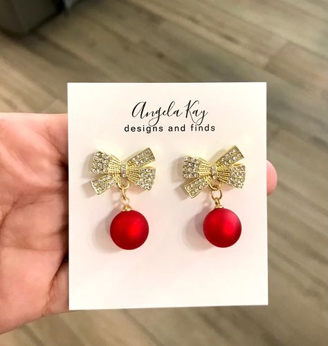 Gold bow with red ornament earrings, Christmas gifts, Christmas jewelry Ornament Earrings, Red Ornaments, Resin Ideas, Earrings Christmas, Christmas Earrings, Christmas Jewelry, Gifts Christmas, Polymer Clay Earrings, Clay Earrings