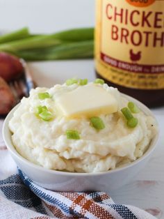 Thanksgiving is just a few weeks away, so we are giving you our favorite mashed potatoes hack: Zoup! Good, Really Good Broth They are flavorful and oh, so delicious. Scoop the recipe! Mashed Potatoes Recipe Chicken Broth, Boneless Prime Rib, Boneless Prime Rib Roast, Mashed Potatoes Thanksgiving, Thanksgiving Host, German Potato Pancakes, Potato Ideas, Potatoes Mashed, Chicken Broth Recipes