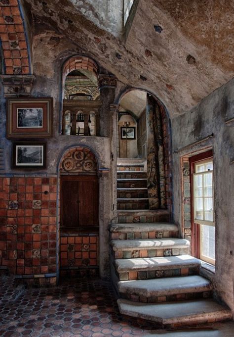 Medieval Tower Interior, Fantasy Castle Interior, Castle Abandoned, Fonthill Castle, Dragon Inspiration, Castle Interiors, Castles Interior, Abandoned Castles, Abandoned Mansions