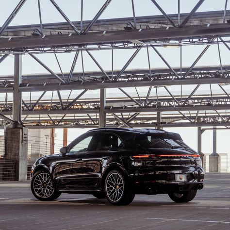 Porsche Mccann, Porsche Macan Aesthetic, Porsche Macan 2023, Coach Aesthetic, Car Vision Board, Porsche Macan Turbo, Black Porsche, Mom Car, V6 Engine