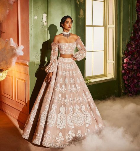 Long Sleeve Lehenga, Princess Lehenga, Off Shoulder Lehenga, Indian Lengha, Puffy Wedding Dresses, Beautiful Lehenga, Wedding Dresses Indian, Reception Lehenga, India Dress