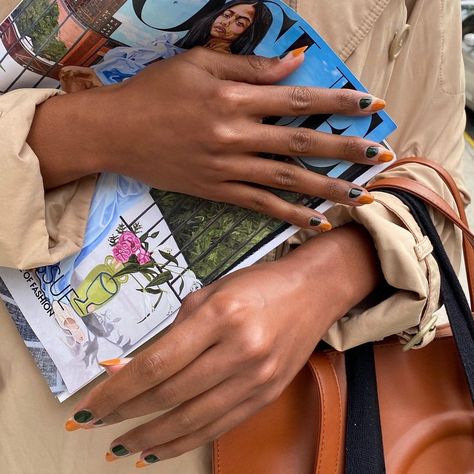 Paintbox on Instagram: “Fall style essentials with Like Wild + Like Camel 🍃👜✨ ⠀⠀⠀⠀⠀⠀⠀⠀⠀⠀⠀⠀ Artist: @isaxnail Hand model: @antoniacheri #likecamel #likewild…” Fall Style Essentials, Style Essentials, Fashion Vogue, Parisian Life, Career Fashion, Fall Inspo, Hand Model, Study Style, City Aesthetic