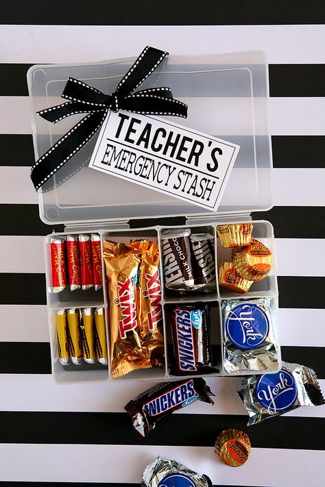 The Best Teacher Appreciation Gift Ideas - Eighteen25 Homemade Teacher Gifts, Daycare Gifts, Male Teacher Gifts, Teachers Appreciation Week Gifts, Teacher Gift Ideas, Preschool Teacher Gifts, Teacher Valentine Gifts, Easy Diy Christmas Gifts, New Teacher Gifts