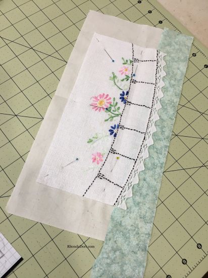 Vintage Quilting Designs, Vintage Linen Quilts, Vintage Linens Repurposed Projects, Heritage Quilt, Rhonda Dort, Vintage Handkerchiefs Crafts, Handkerchief Crafts, Vintage Quilts Patterns, Stitching Ideas