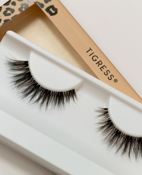 No liner needed, just pure confidence! 🤩 The #Tigress Lashes give full-volume glamour, a sultry cat eye, & the comfort of our innovative Jelly Band™  technology 💫⁠
⁠
#houseoflashes #lashes #cateye #feline #lashlove #beauty Perfect Cat Eye, Day Makeup Looks, House Of Lashes, Full Volume, How To Apply Mascara, Eco Chic, Day Makeup, Strip Lashes, Eye Shapes