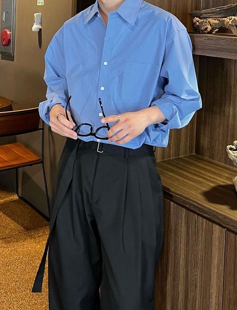 Blue Shirt Outfit Men, Blue Shirt Outfit, Business Attire For Men, Look 80s, Shirt Outfit Men, Mens Trendy Outfits, Mens Casual Dress Outfits, Men Stylish Dress, Mens Outfit Inspiration