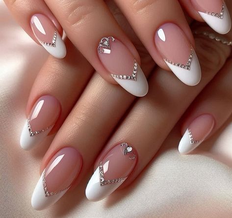 Nail Polish French Tip Ideas, Stone Nail Art Design, Nude Nails Design 2024, Nude Acrylic Nails With Design, French Nails Wedding, Wedding Nails Almond, Nude Nail Art, Elegant Touch Nails, Bridal Nails Designs