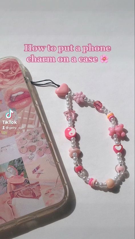 قلادات متدلية, Diy Jewelry Rings, Pink Phone, Bracelets Handmade Diy, Indie Jewelry, Diy Friendship Bracelets Patterns, Bead Charms Diy, Beaded Necklace Diy, Beads Bracelet Design