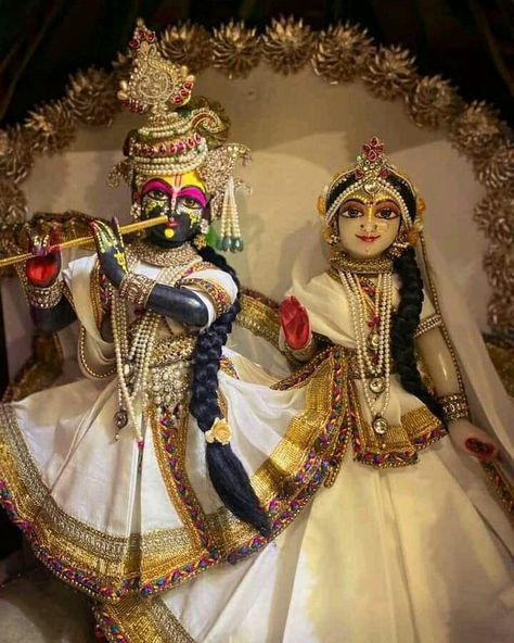 Krishna Outfit, Hare Krishna Mantra, Krishna Avatar, Krishna Temple, Laddu Gopal Dresses, Radhe Shyam, Krishna Mantra, Shree Krishna Wallpapers, Krishna Statue